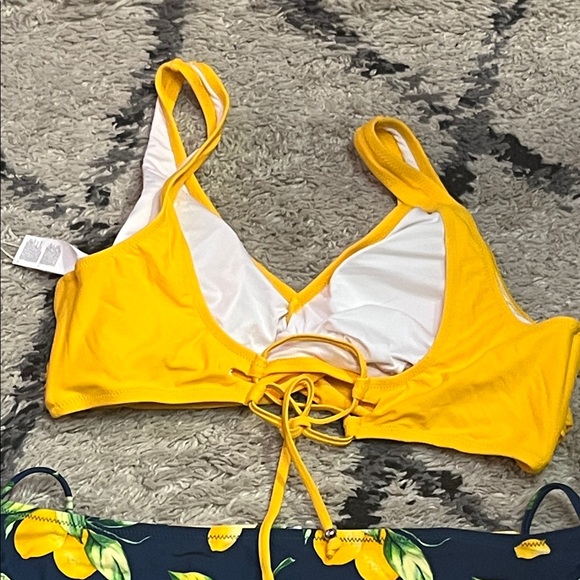 Cupshe Yellow and Navy Bikini Set - Picture 8 of 11